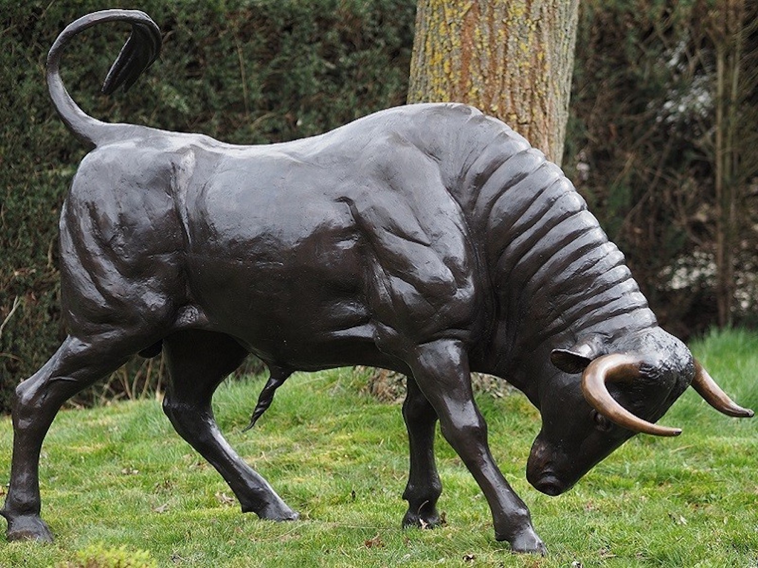 Bronzefigur Rind Stier Bulle HARLEY