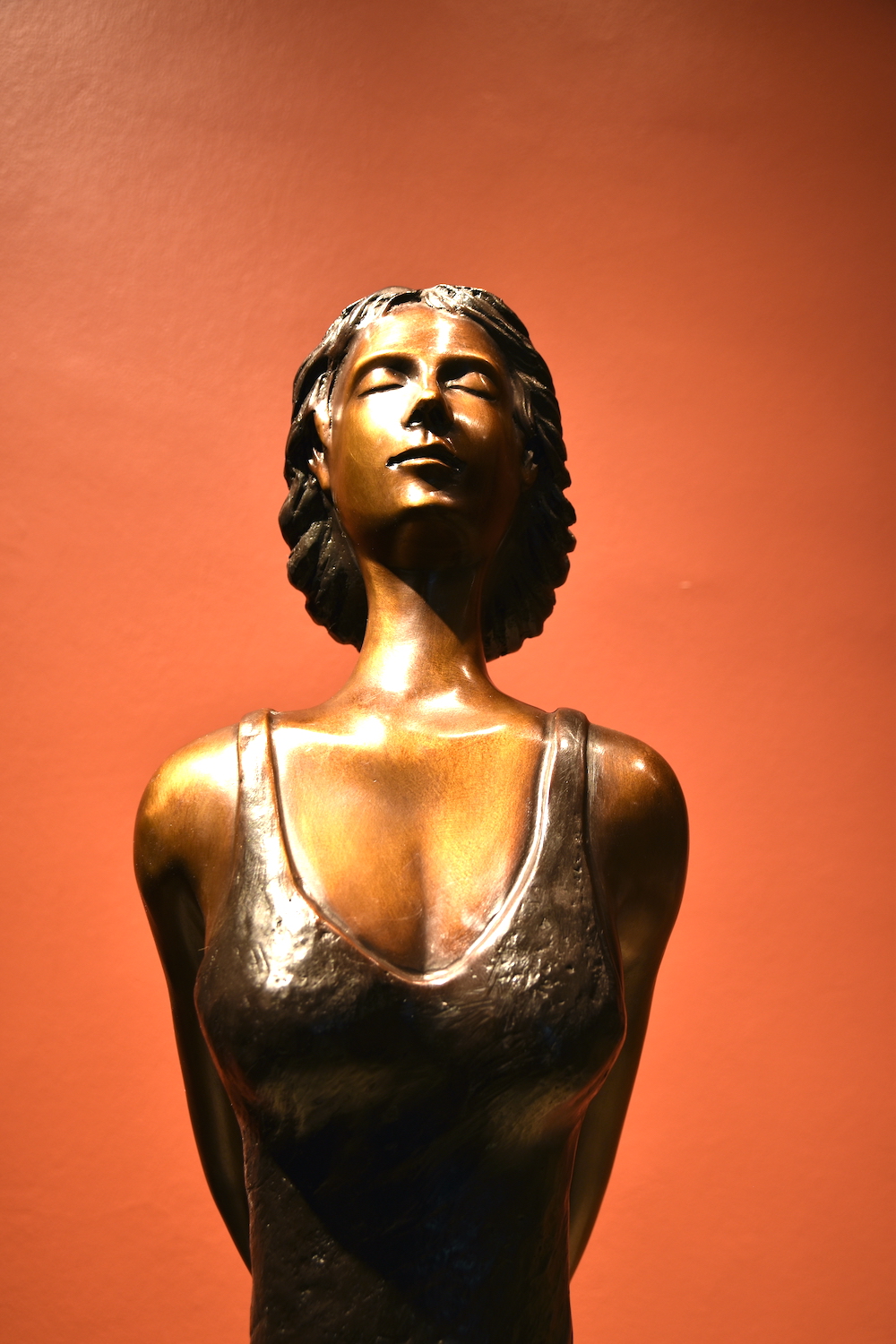 Bronzefigur FLORANCE (DIE SCHWEBENDE)