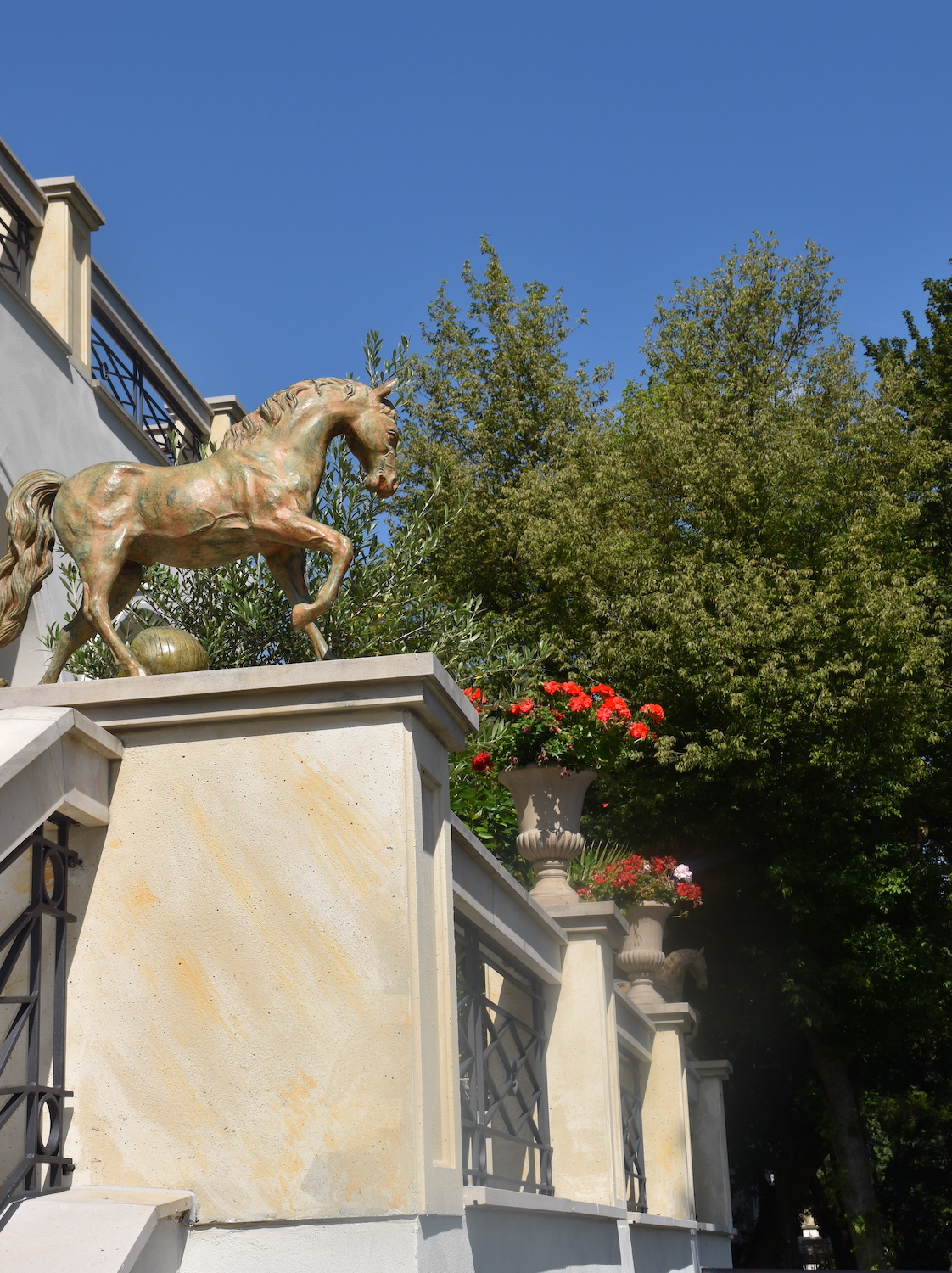 Bronzefigur Pferd CADENZA-II