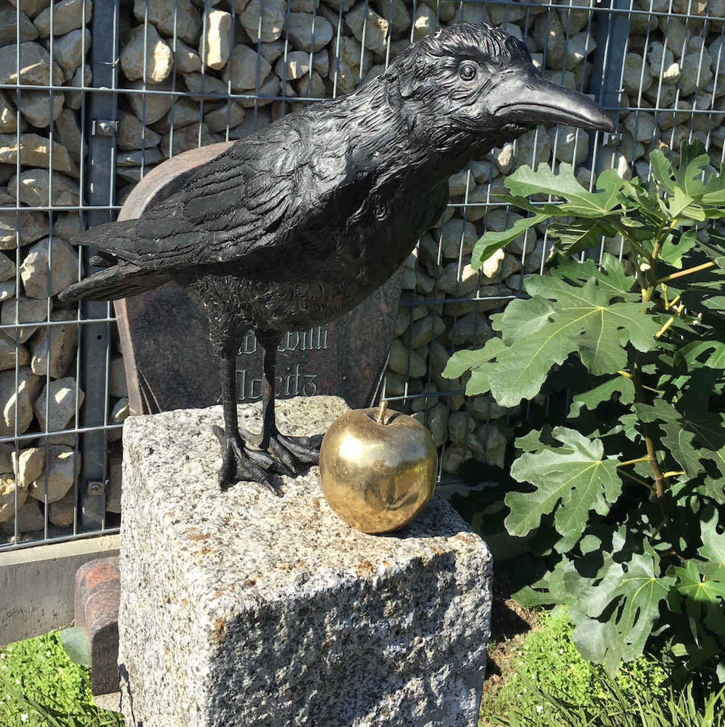 Bronzefigur Vogel Rabe PEDRO