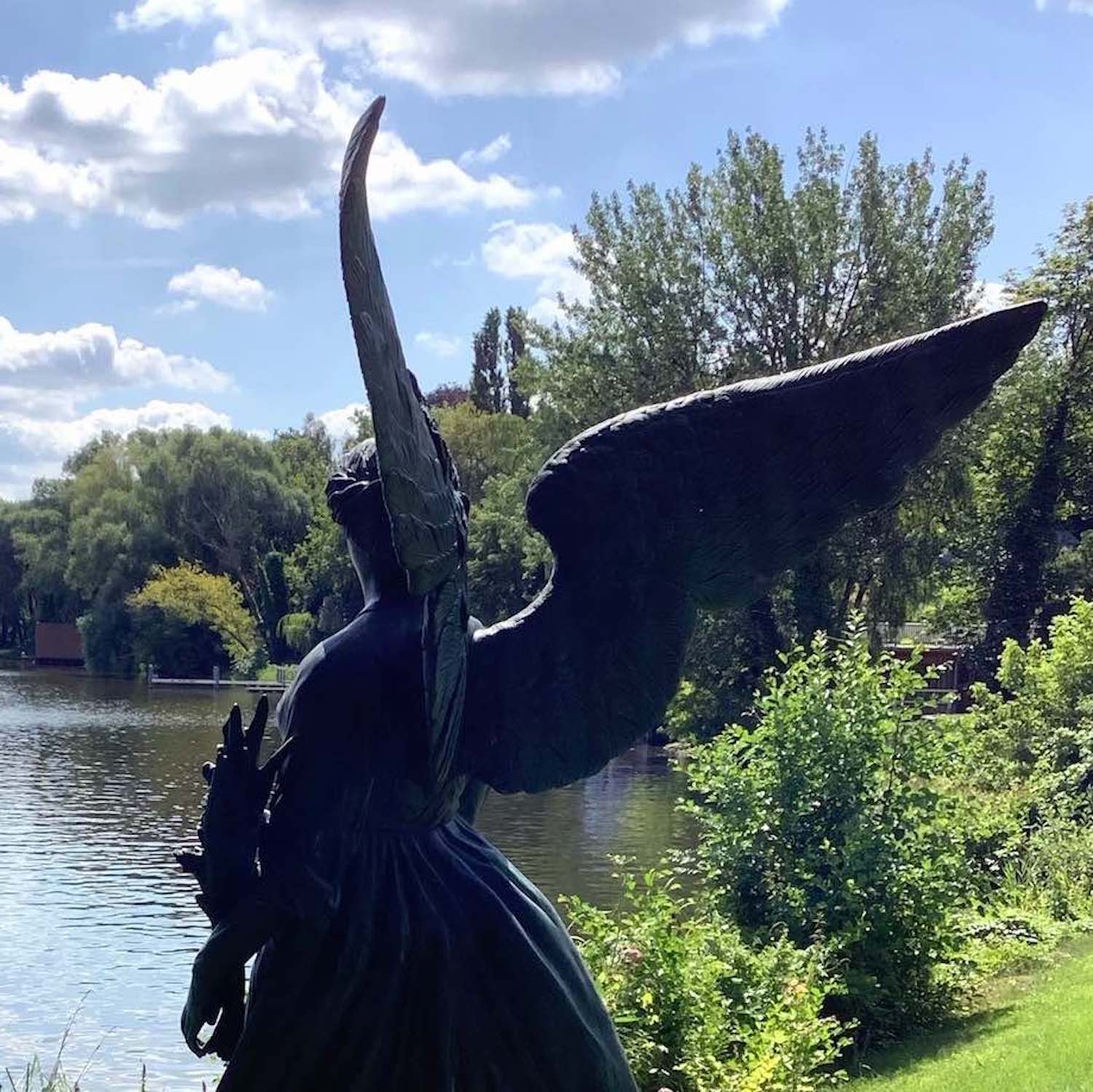 Bronzefigur ANGEL OF THE WATERS, 220 cm