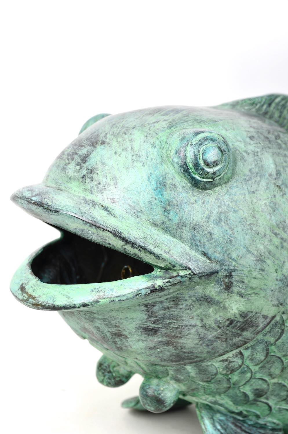 Bronzewasserspeier Fisch BIG GREEN liegend